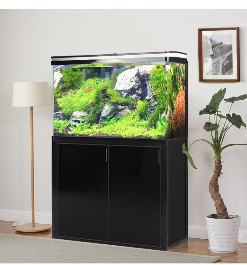What are the benefits of using a UV filtration pump in an aquarium?